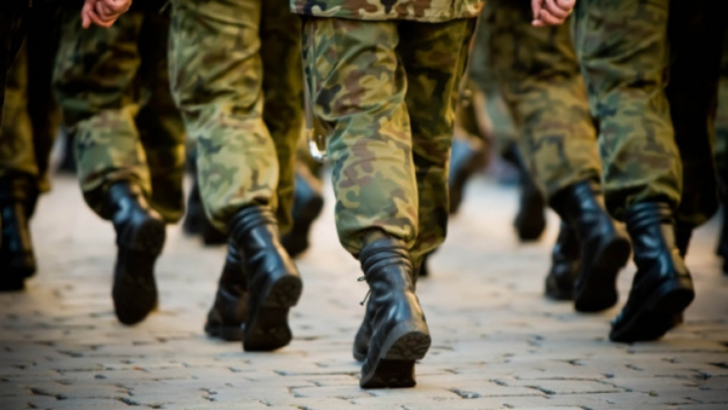 Alertă într-o unitate militară: un soldat a fost găsit spânzurat